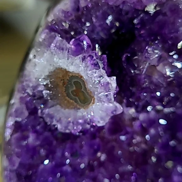Deep Purple Amythyst HQ grade from Uraguay
